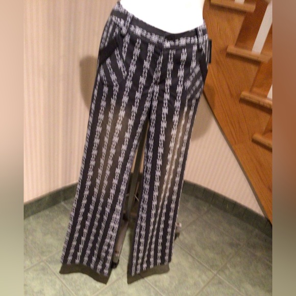 NWT B/W patterned pants, distressed look - Picture 2 of 6